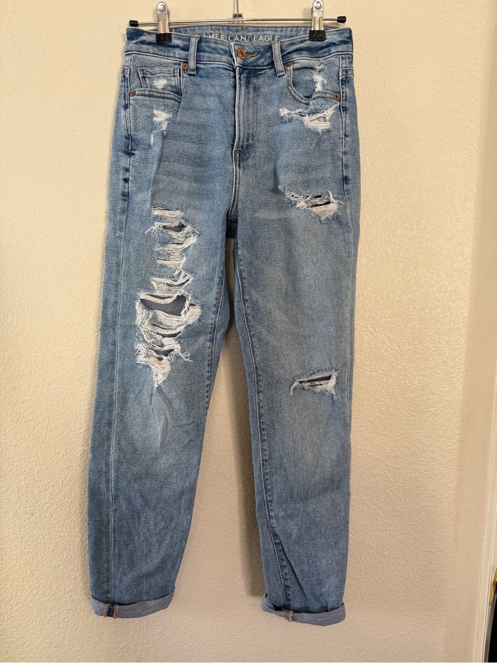 American Eagle Outfitters Light Blue Distressed Mom Jeans